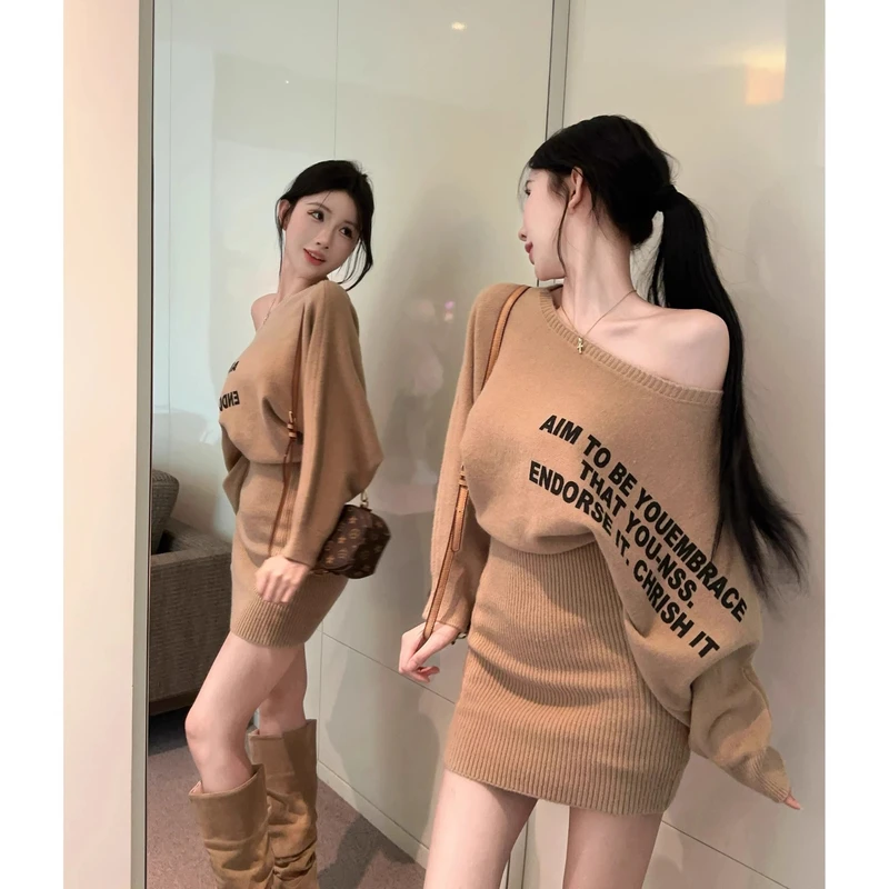 纯欲风加厚露肩设计感针织连衣裙女装秋季蝙蝠袖宽松显瘦毛衣短裙