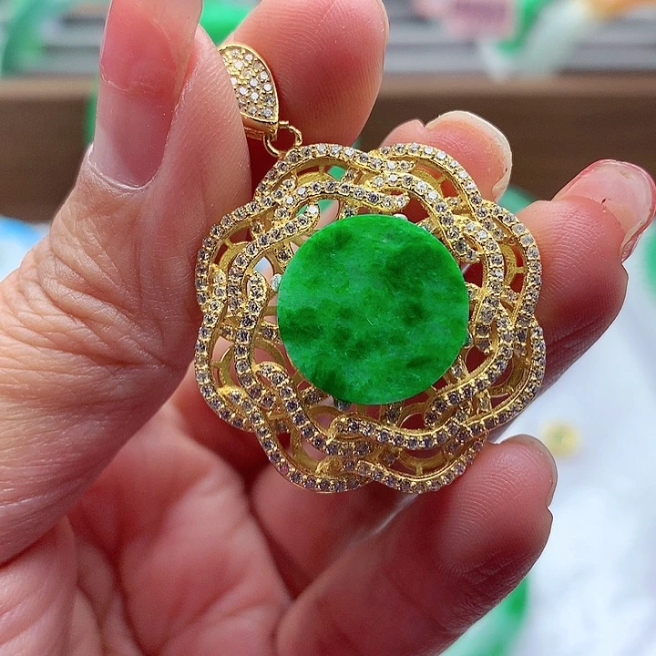 翡翠颈饰银S925镶嵌翡翠