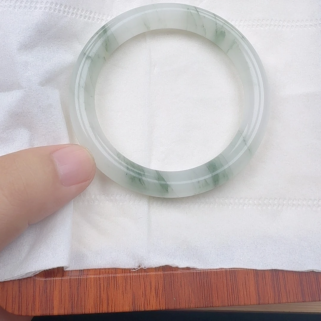 未镶嵌手镯石英质玉
