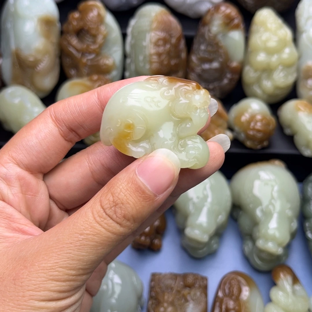 重***者和田玉未镶嵌挂件