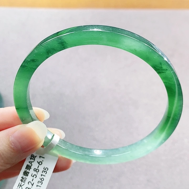 【闪购商品】未镶嵌手镯（圆镯）翡翠