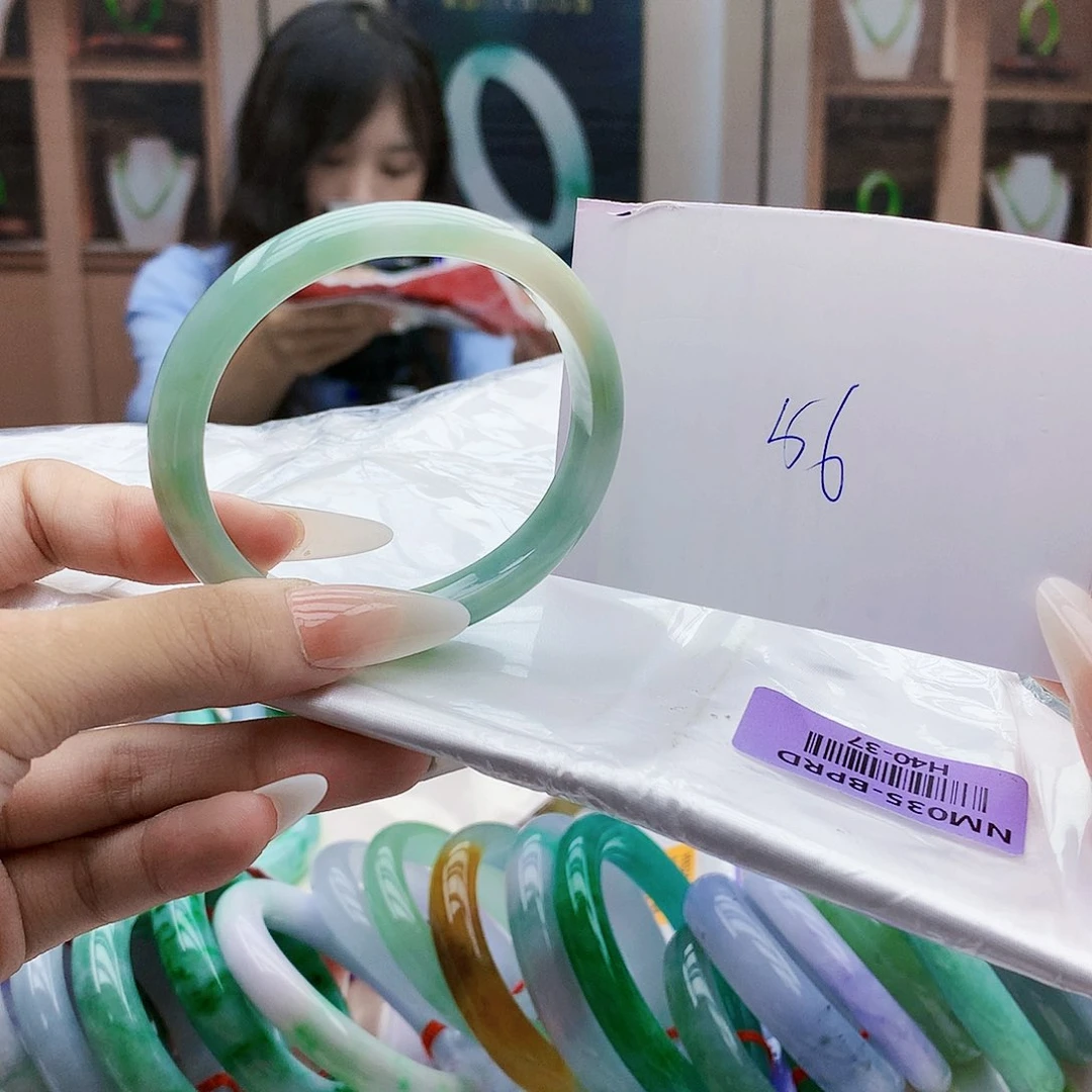 翡翠手镯未镶嵌567778888888