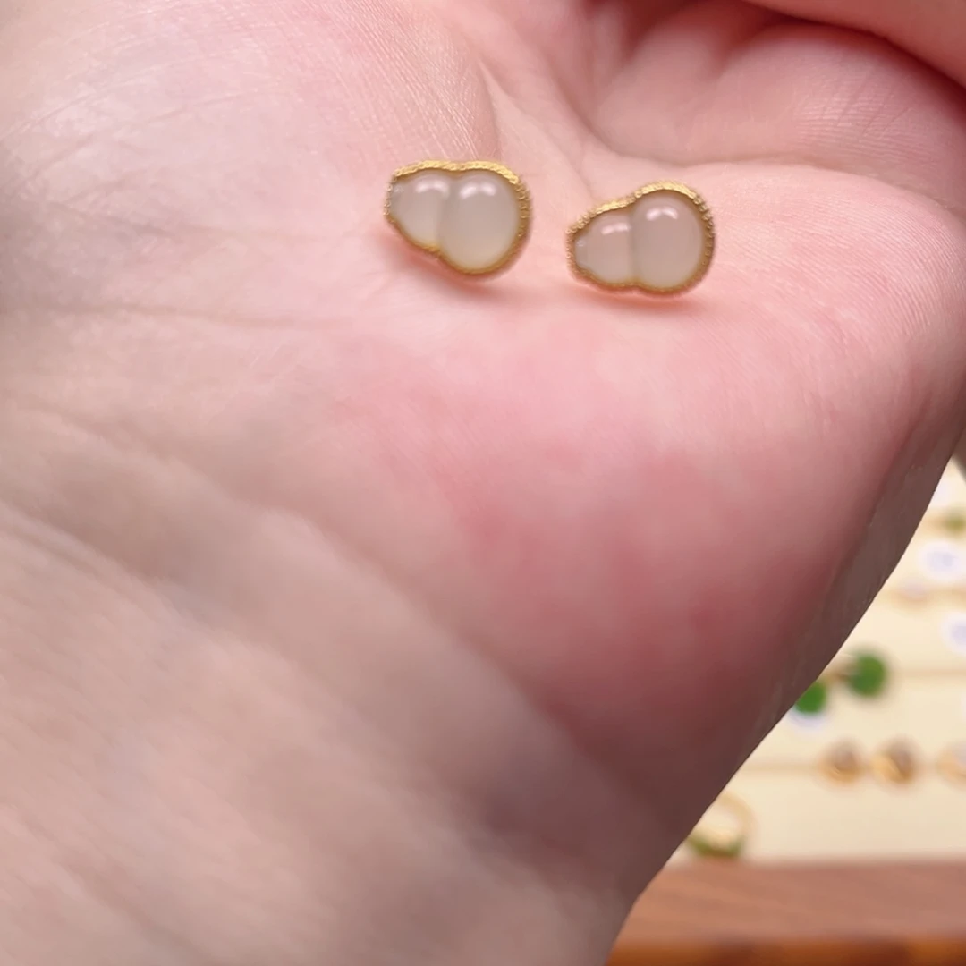 和田玉银S925镶嵌耳饰雨*菲