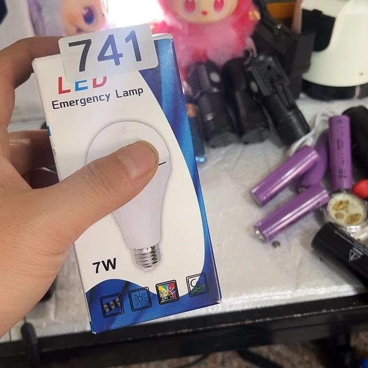 B***y太阳能户外灯手电741