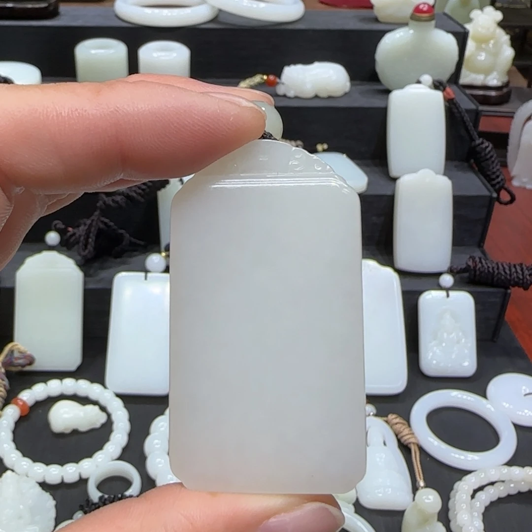 和田玉挂件未镶嵌敦****》