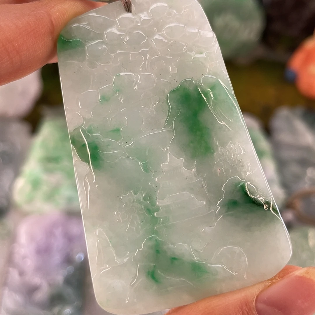 颈饰未镶嵌翡翠山水牌