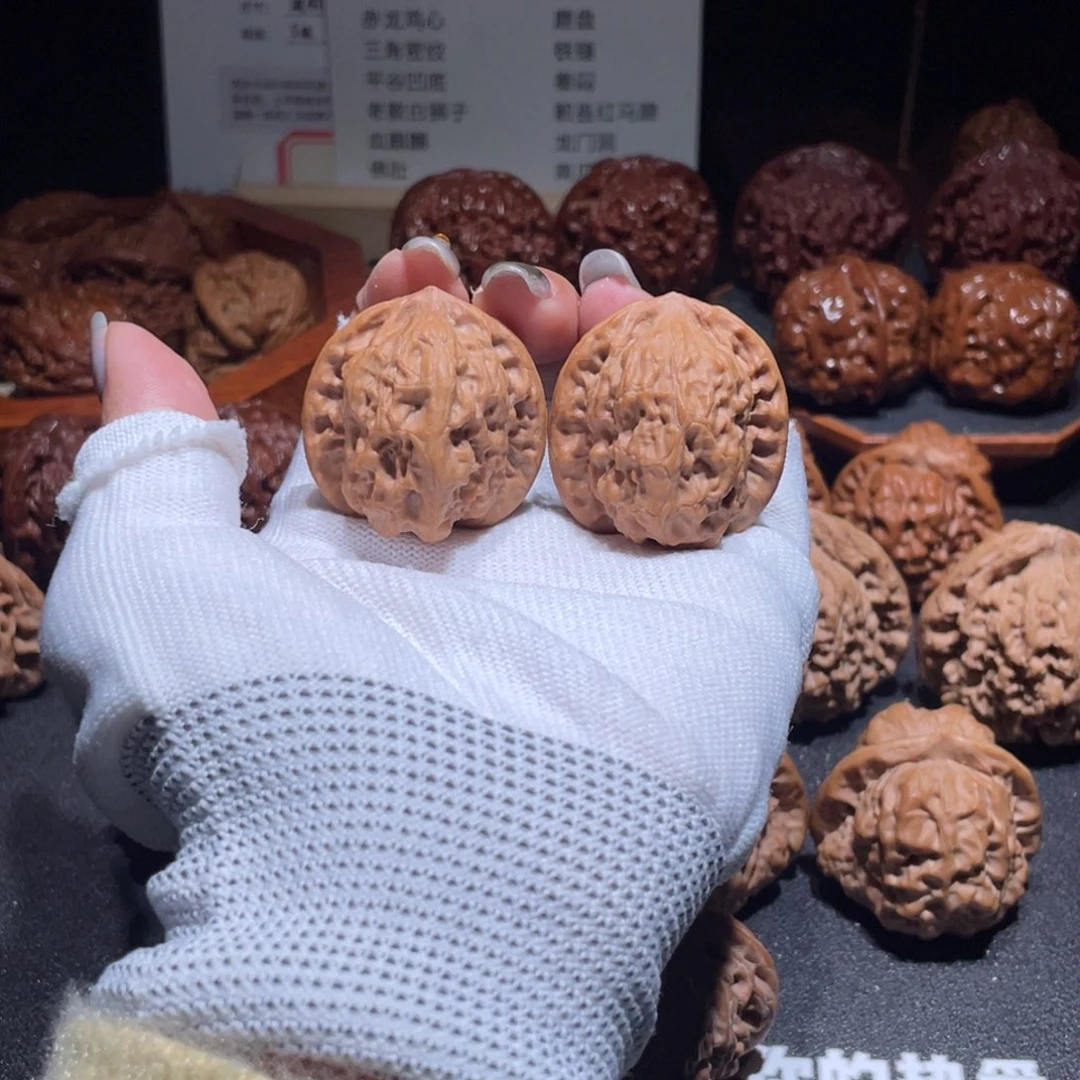 文玩核桃吊坠33.35野狼18713