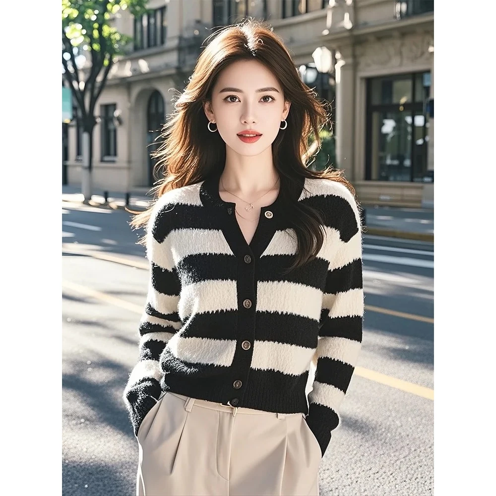 极简风简约条纹2024秋季慵懒风软糯亲肤减龄洋气针织开衫