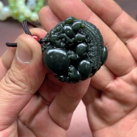 和田玉吊坠未镶嵌