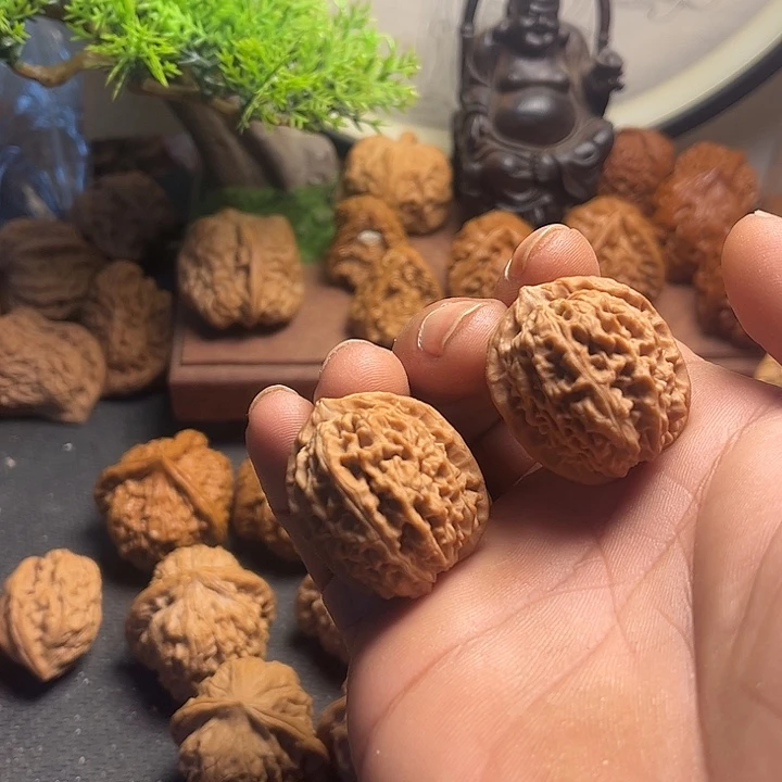 文玩核桃吊坠30荔枝纹