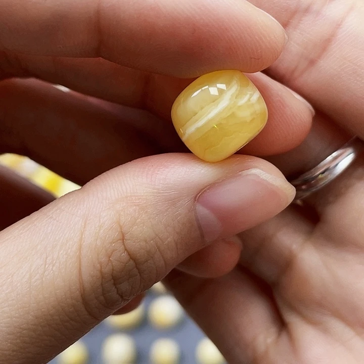 未镶嵌琥珀珠宝奇石12.2*10.7mm金瓷白一线天