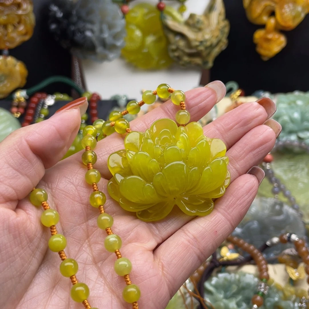 未镶嵌蛇纹石玉颈饰