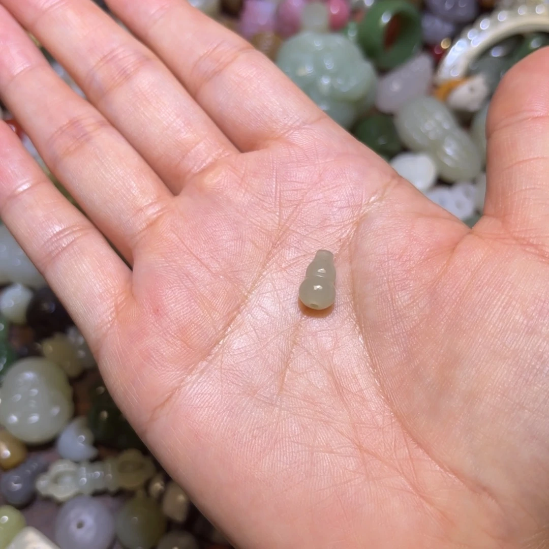 和田玉未镶嵌珠宝半成品钟*