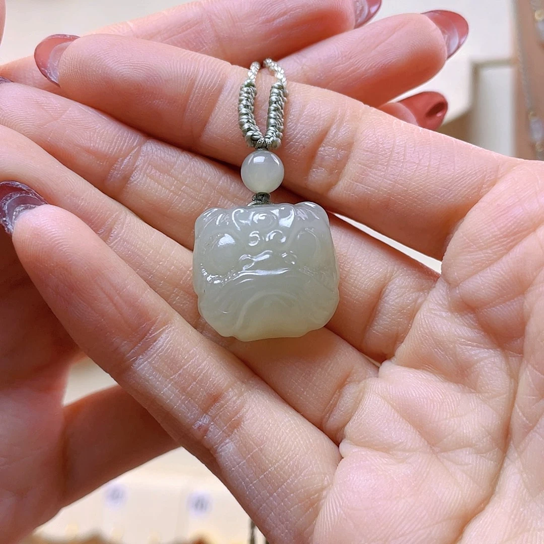 和田玉吊坠(赠链)未镶嵌℃