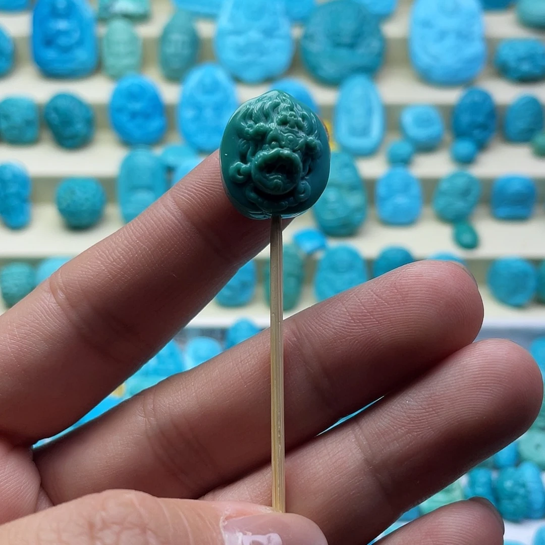 绿松石未镶嵌颈饰