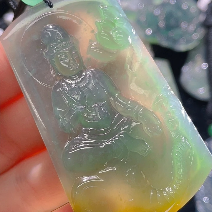 翡翠颈饰未镶嵌74，