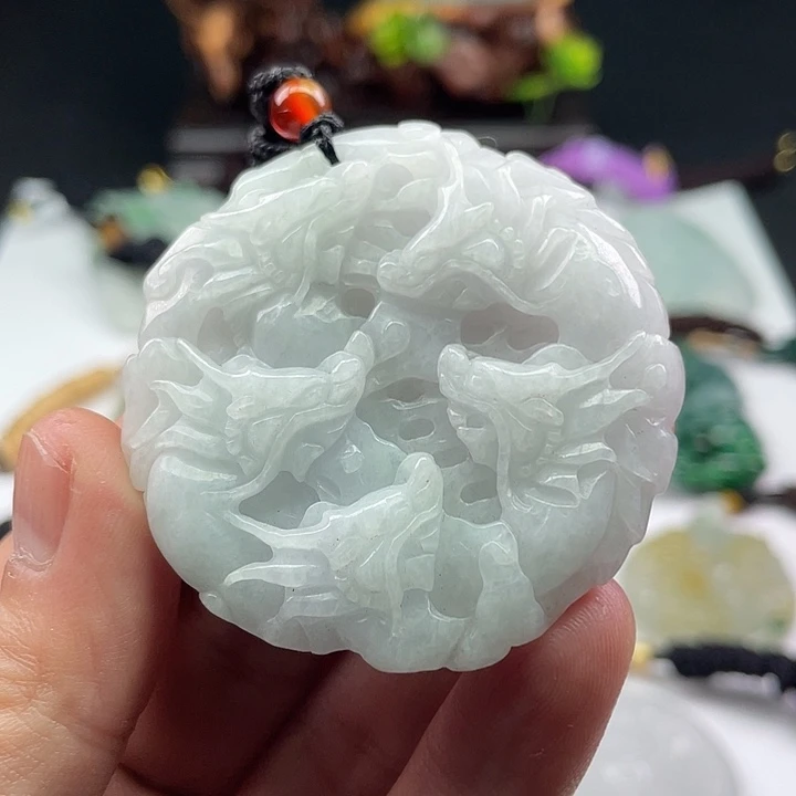 翡翠未镶嵌颈饰龙牌