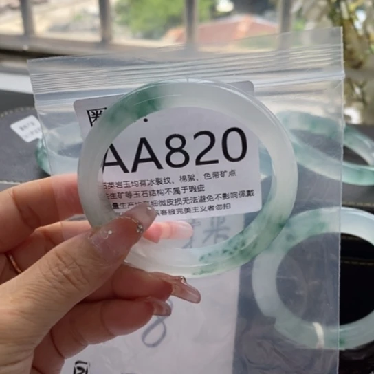 。59尺寸石英质玉