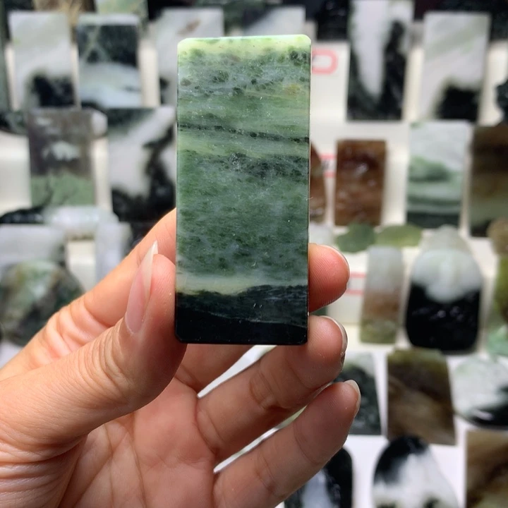 独山玉未镶嵌颈饰