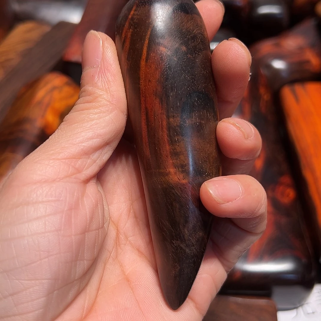 微凹黄檀（南美大红酸枝）山**间