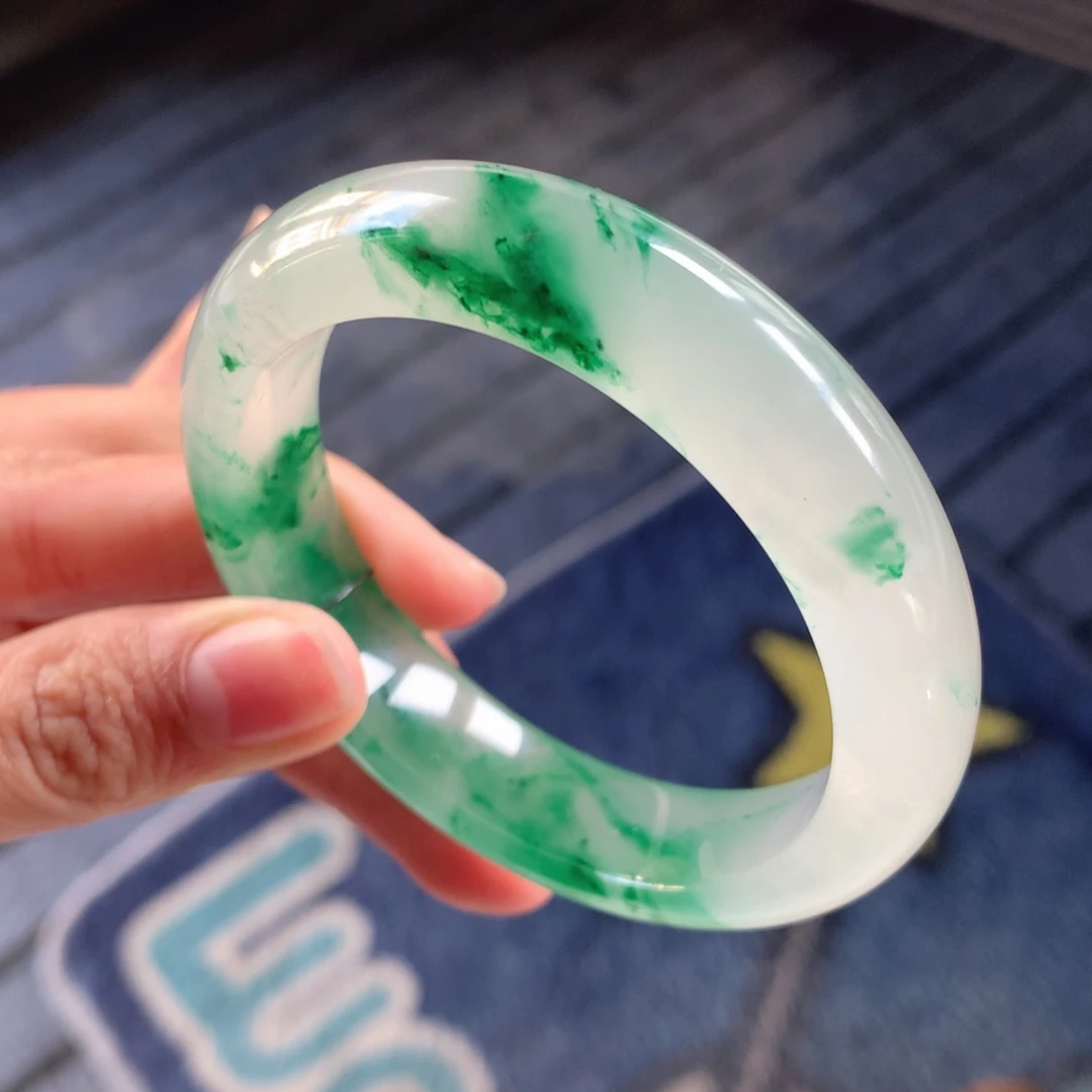 石英质玉未镶嵌手镯