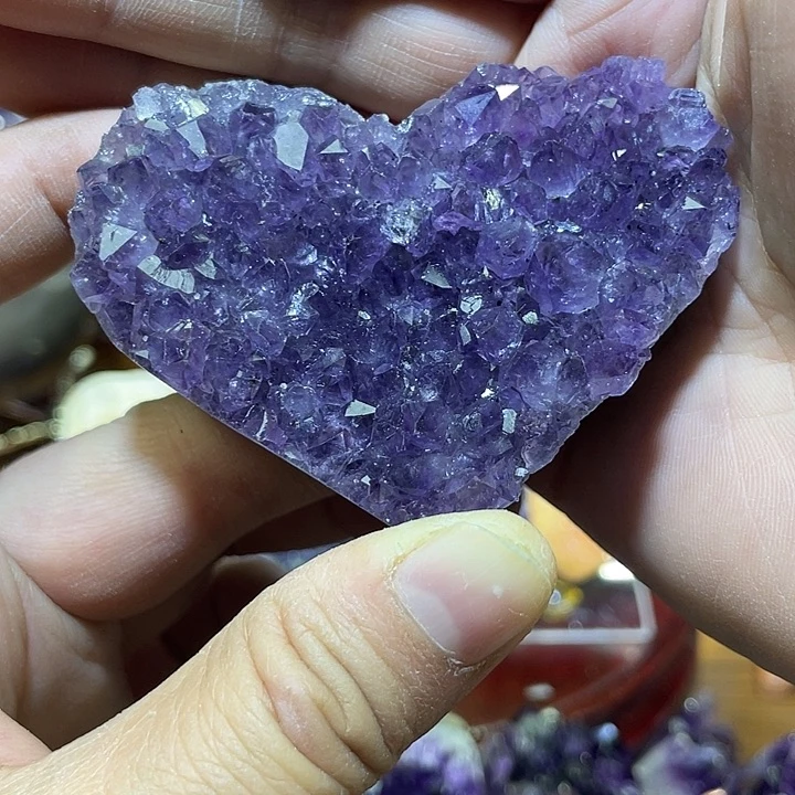 紫晶未镶嵌大型摆件（非配饰）