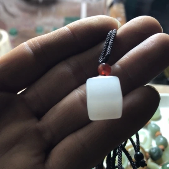 和田玉（糖玉）颈饰未镶嵌