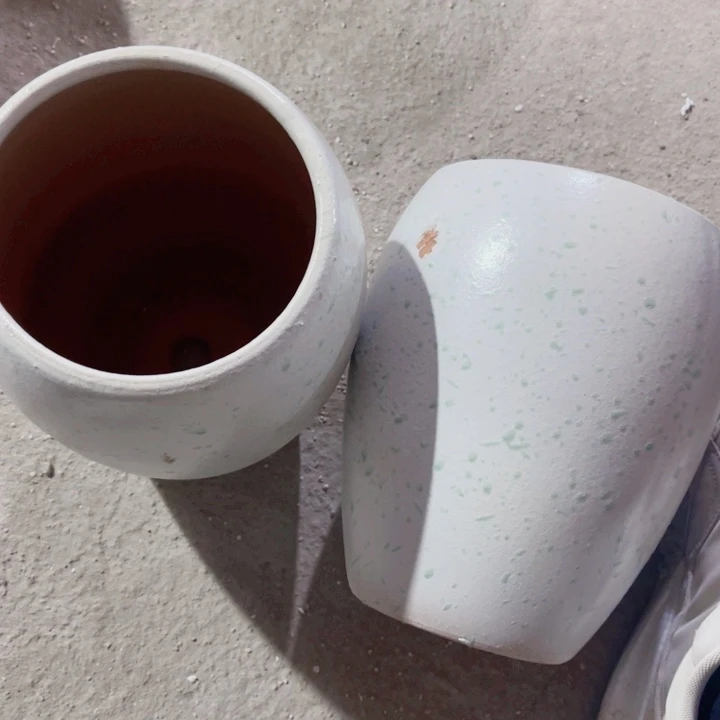 紫砂口径15高度21两只小瑕疵