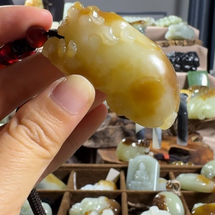 和田玉（糖玉）未镶嵌挂件