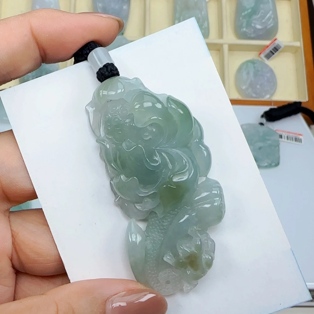 翡翠未镶嵌颈饰