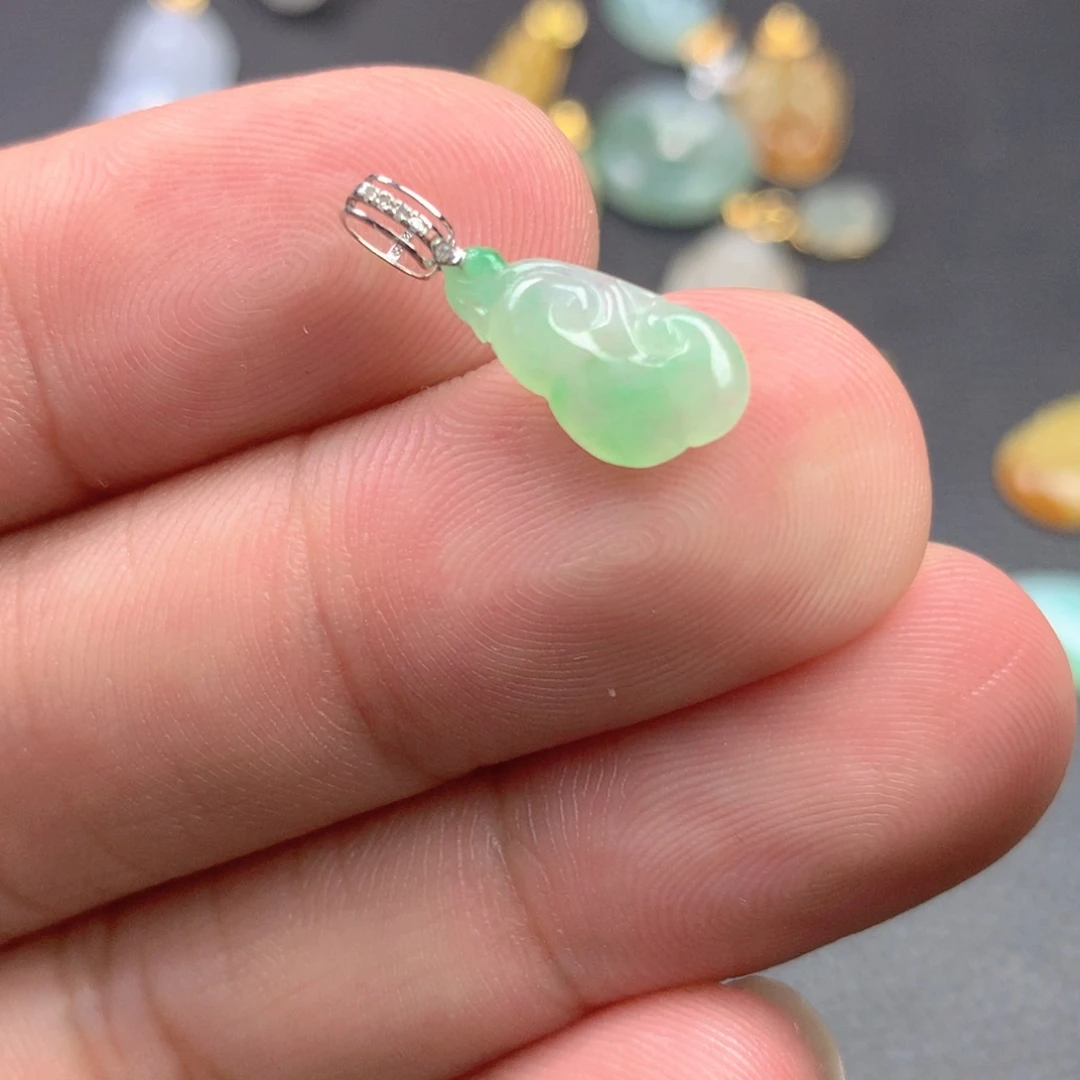 【闪购商品】颈饰18K金镶嵌翡翠翡翠