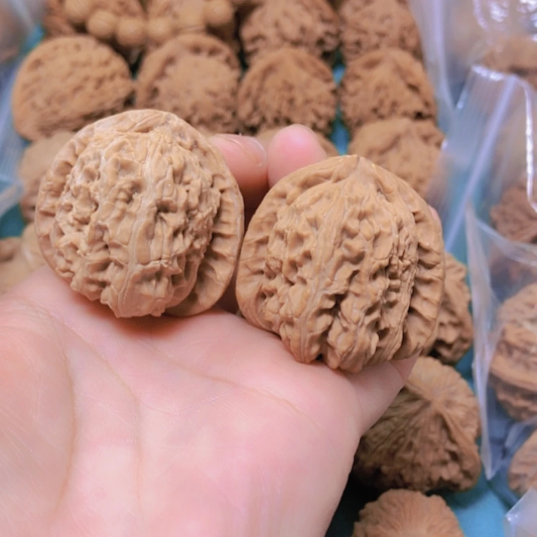 【闪购商品】摆件核桃37白狮子修尖色差