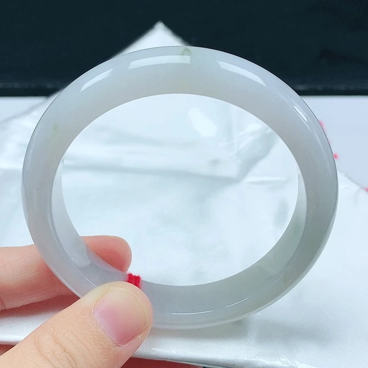 翡翠手镯未镶嵌天然翡翠手镯