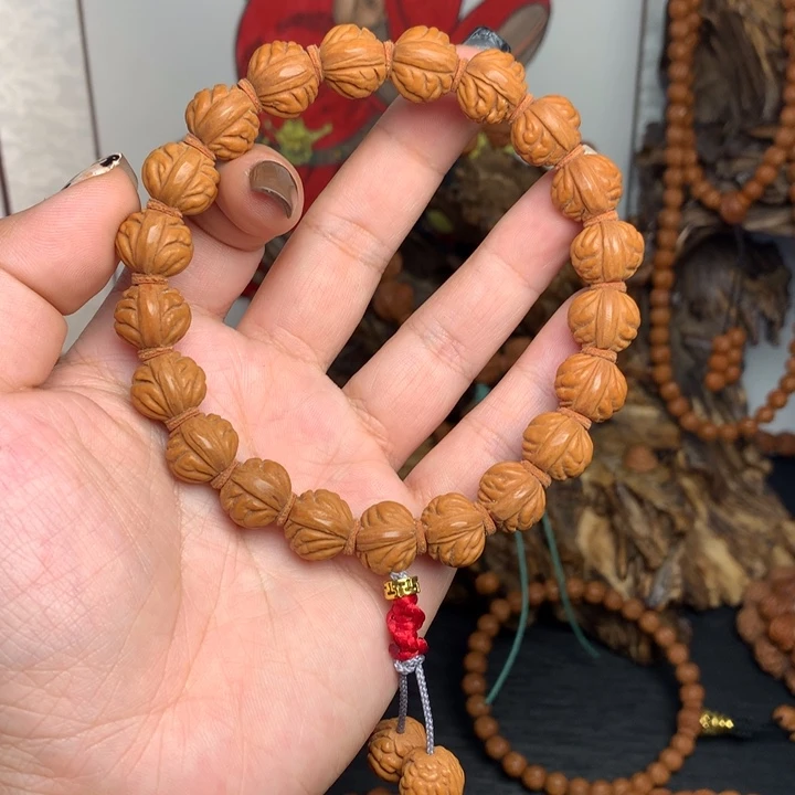 吊坠桃核13野生红莲