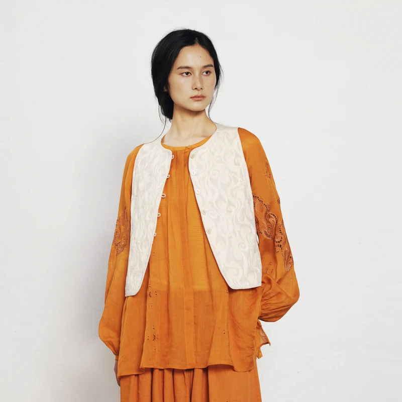 EXCEPTION盘绳绣马甲AB25-C1B01