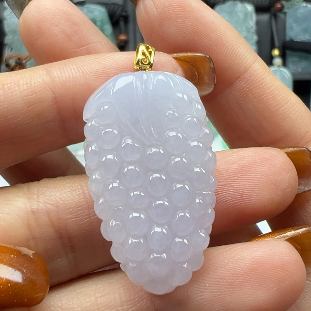 翡翠18K金镶嵌颈饰葡萄