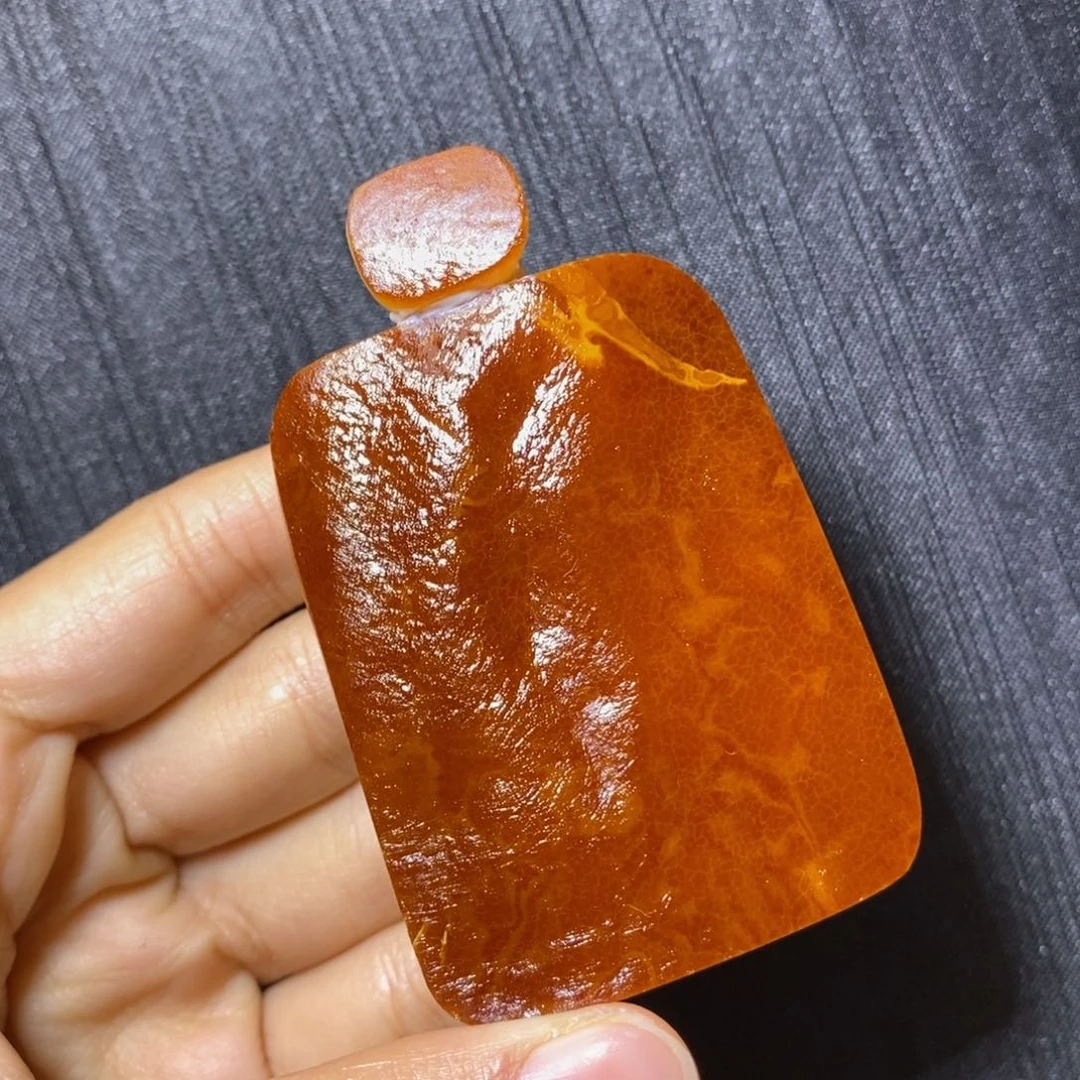 定制琥珀龙**跃琥珀蜜蜡吊坠