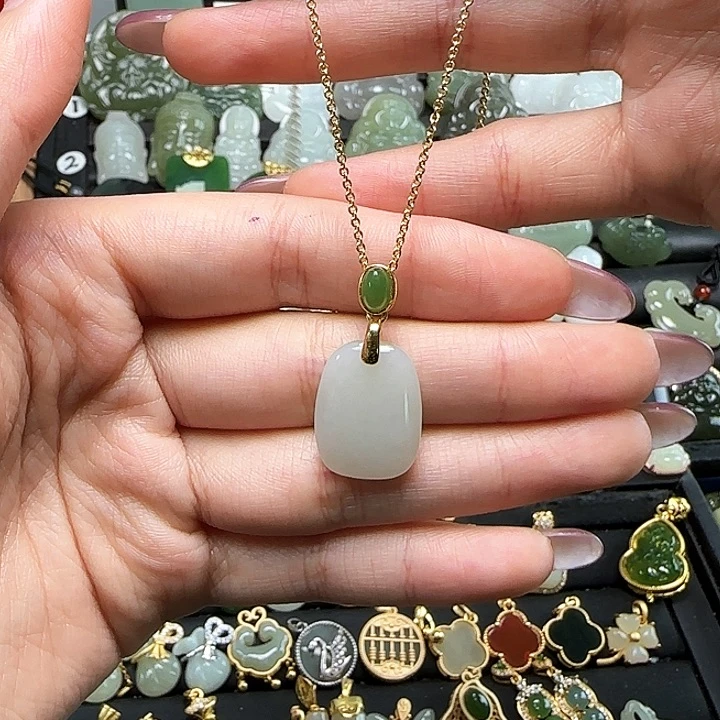 吊坠(赠链)银S925镶嵌和田玉