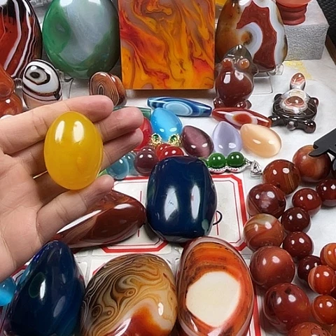 玛瑙/玉髓耳环未镶嵌