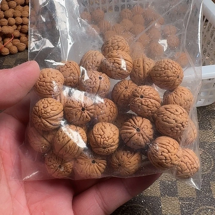 千***哥吊坠桃核666666666666