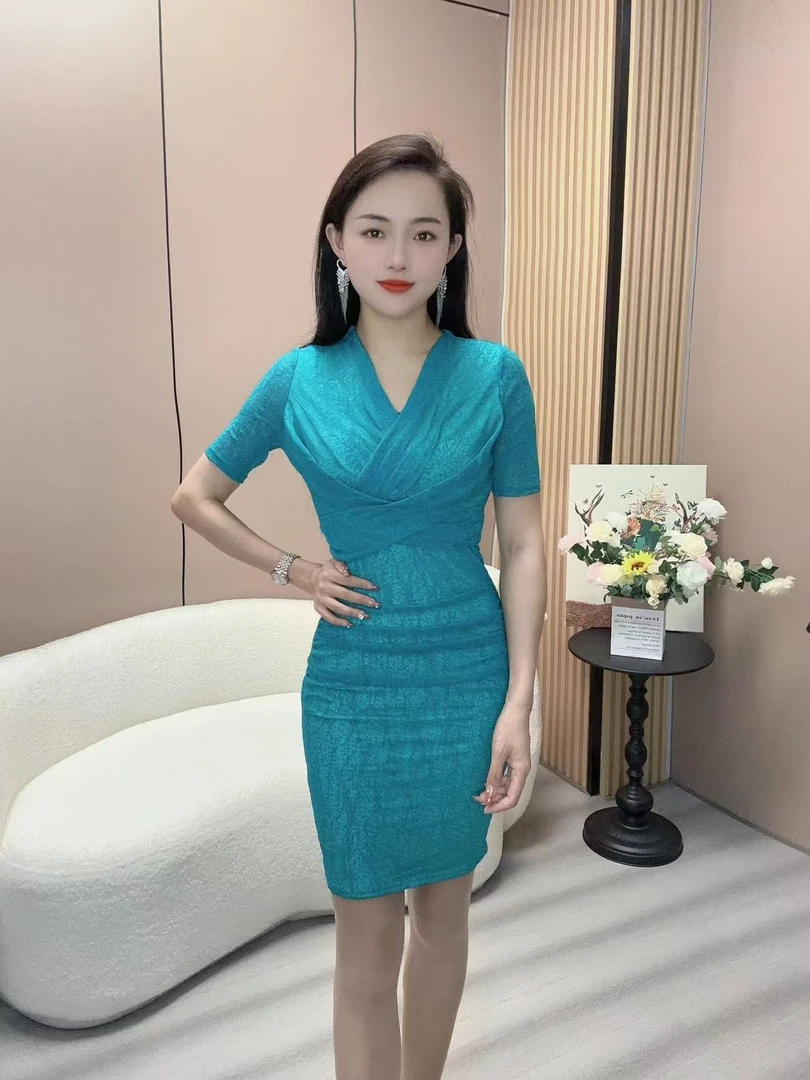 V领连衣裙高贵褶皱设计遮肚包臀裙女高弹力气质裙子