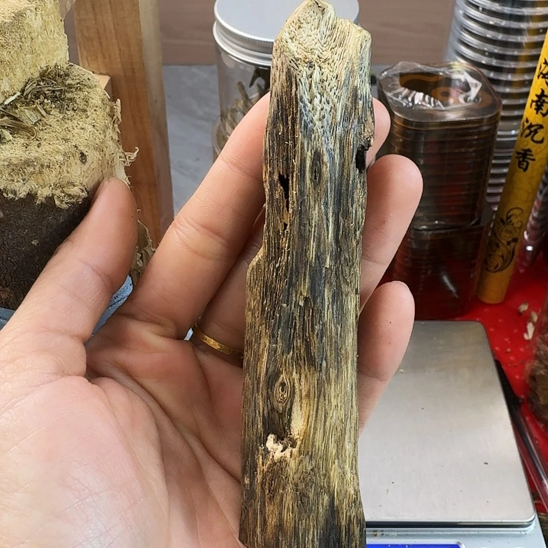 香料绿奇楠虫漏白棋28克