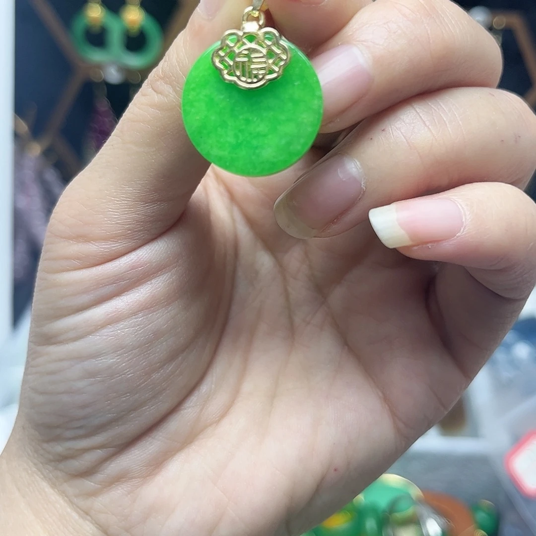 翡翠未镶嵌耳饰圆牌