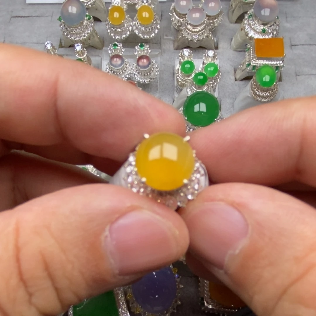 未镶嵌定制翡翠黄翡