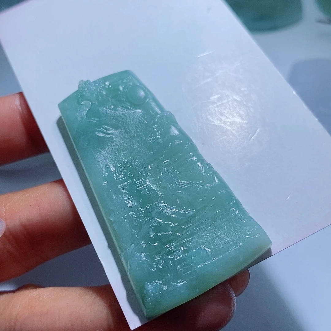 L***。定制翡翠未镶嵌翡翠