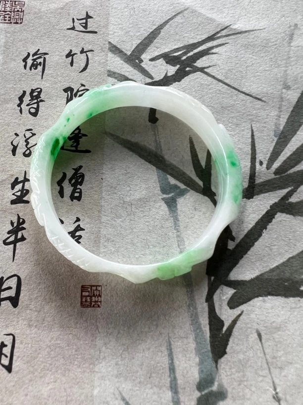 F2085-五十五＋缅甸冰润飘绿翠翡翠手镯