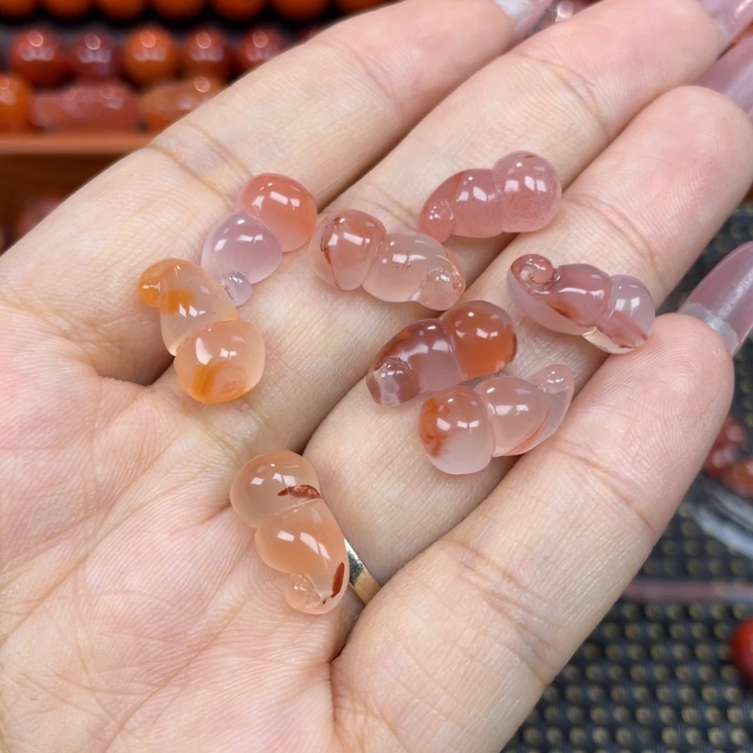 南红玛瑙未镶嵌颈饰葫芦