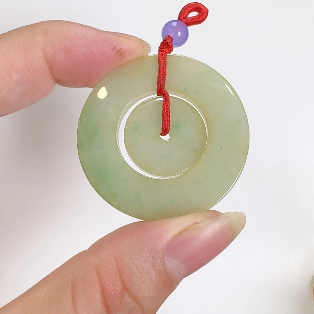翡翠未镶嵌颈饰平安扣
