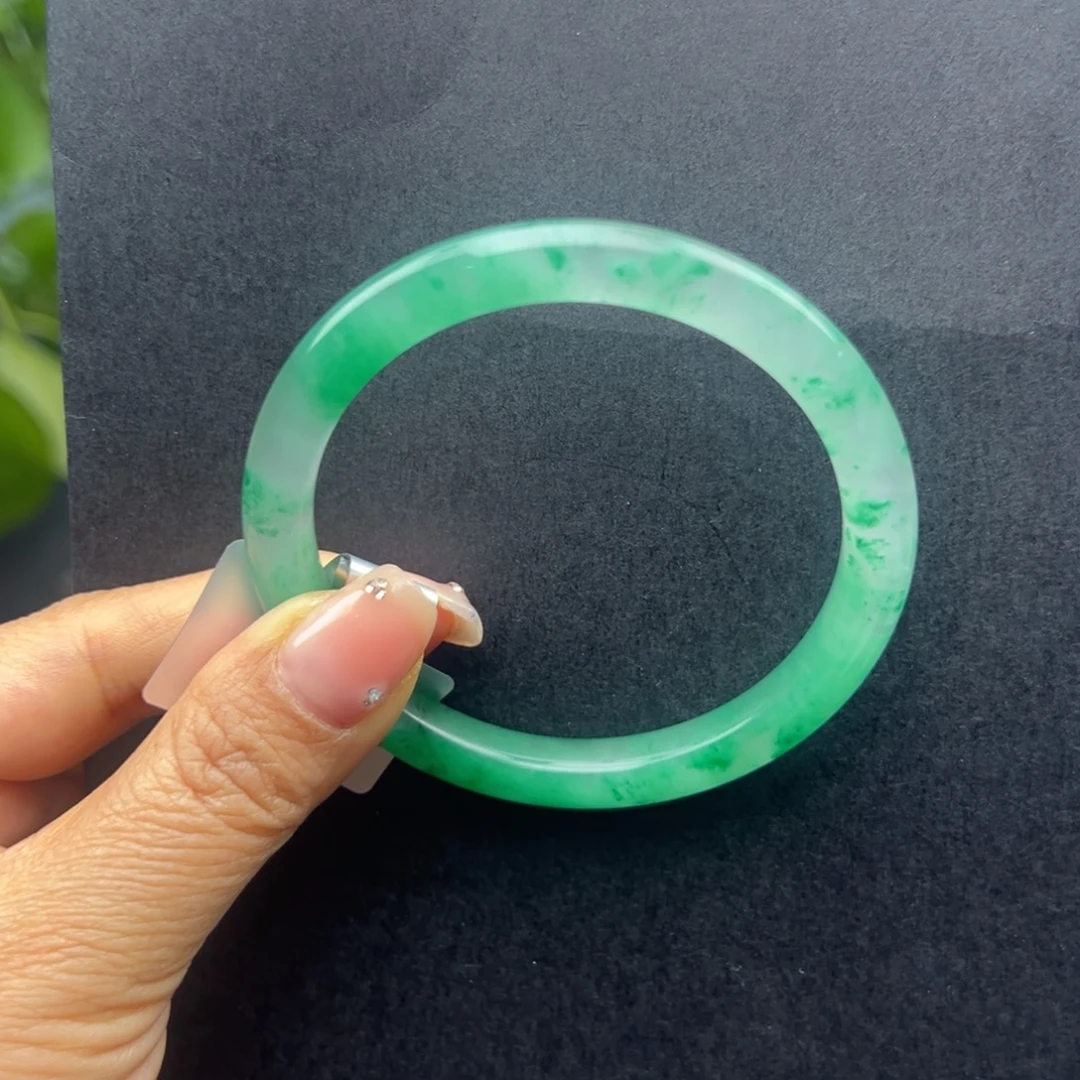 石英质玉（非洲翠）未镶嵌手镯