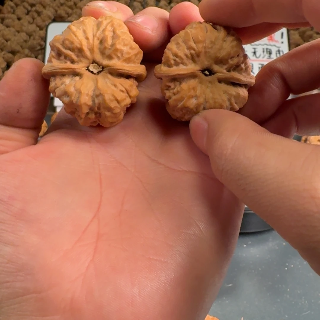 詹***A文玩核桃吊坠蛤蟆的眼睛是真的好看啊我的天